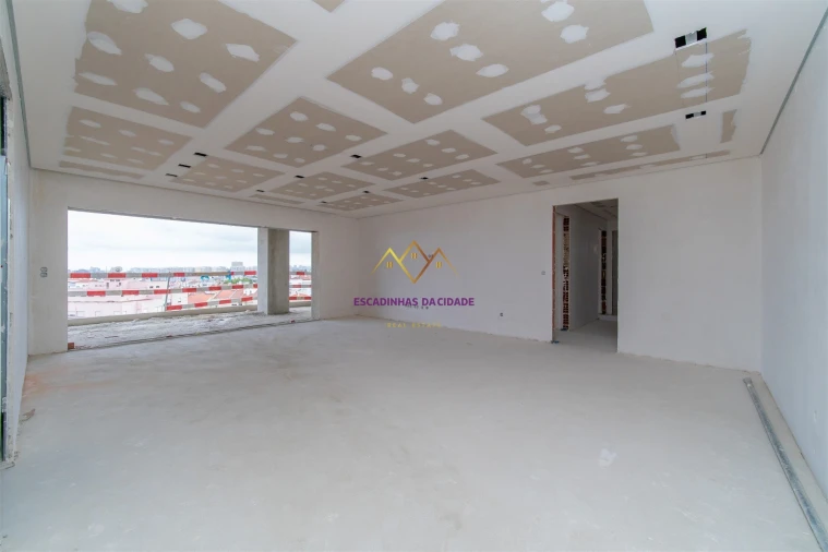 Apartamento T3 para Venda em Sacavém e Prior Velho Foto 9