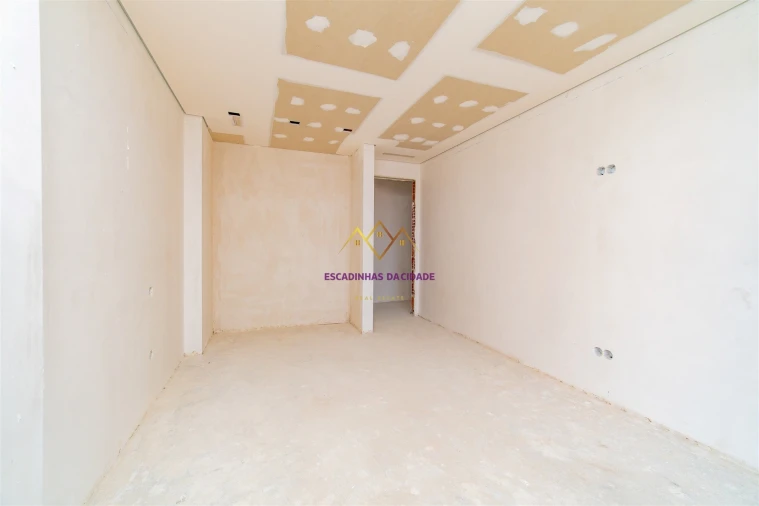 Apartamento T3 para Venda em Sacavém e Prior Velho Foto 34