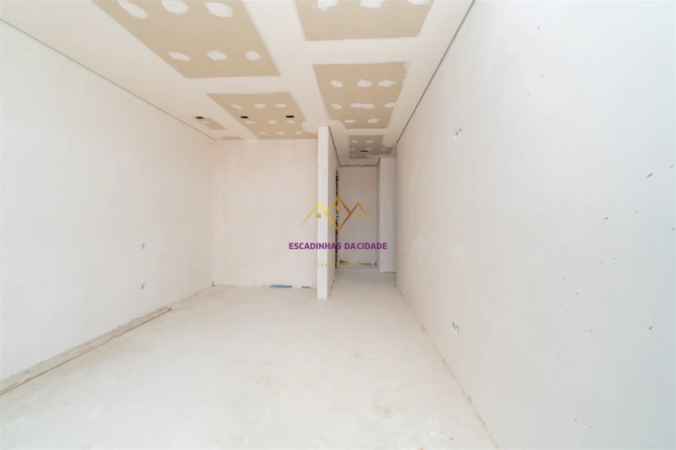 Apartamento T3 para Venda em Sacavém e Prior Velho Foto 38