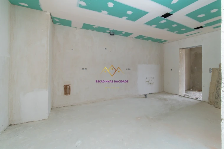 Apartamento T3 para Venda em Sacavém e Prior Velho Foto 16