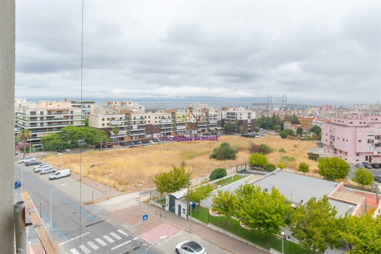Apartamento T3 para Venda em Sacavém e Prior Velho Foto 40