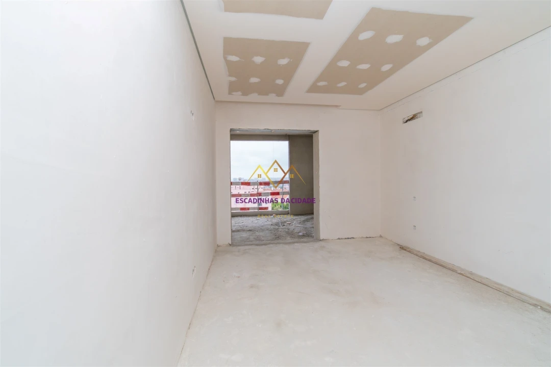 Apartamento T3 para Venda em Sacavém e Prior Velho Foto 37