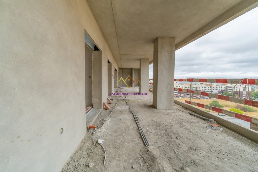 Apartamento T3 para Venda em Sacavém e Prior Velho Foto 11