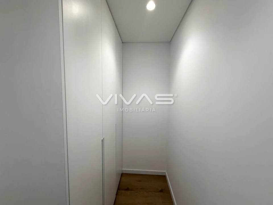 Apartamento T3 para Arrendamento em Braga (Maximinos, Sé e Cividade) Foto 17