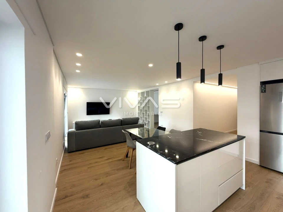 Apartamento T3 para Arrendamento em Braga (Maximinos, Sé e Cividade) Foto 2