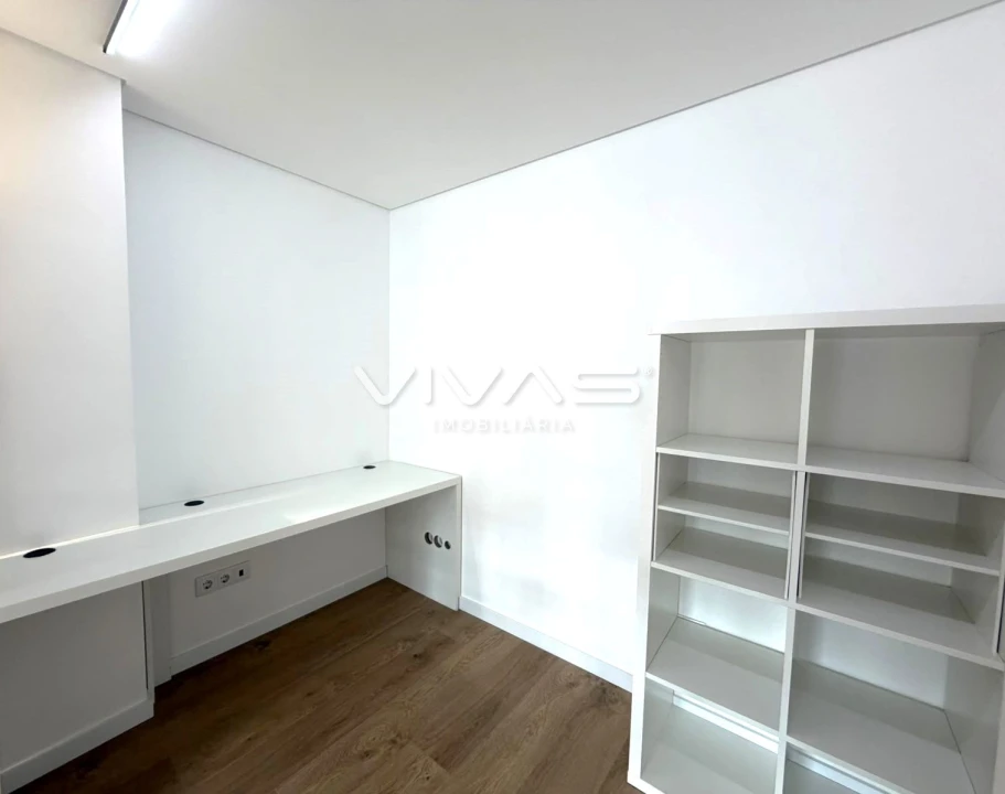 Apartamento T3 para Arrendamento em Braga (Maximinos, Sé e Cividade) Foto 6