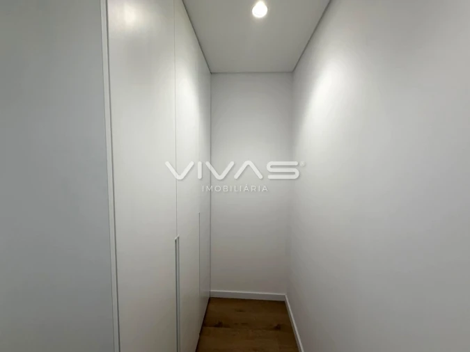 Apartamento T3 para Arrendamento em Braga (Maximinos, Sé e Cividade) Foto 17