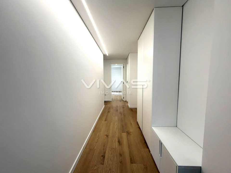 Apartamento T3 para Arrendamento em Braga (Maximinos, Sé e Cividade) Foto 7