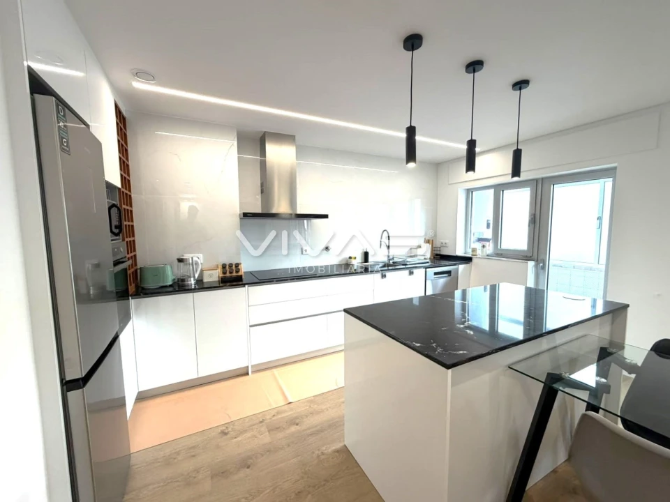 Apartamento T3 para Arrendamento em Braga (Maximinos, Sé e Cividade) Foto 3