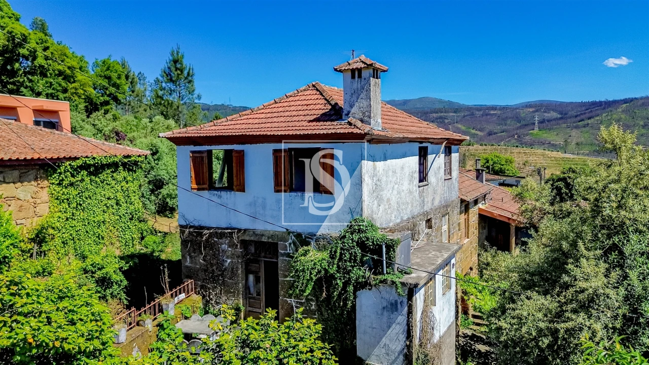 Moradia T3 para Venda em Codeçoso Foto 1