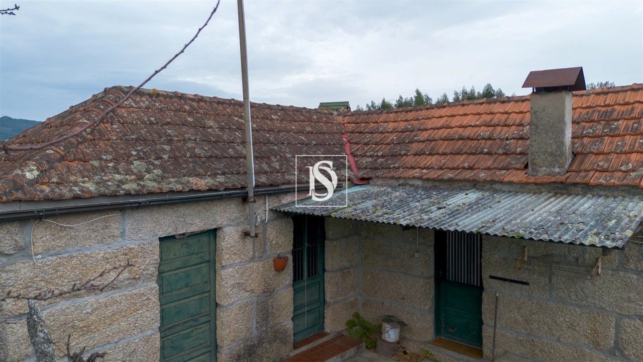 Moradia T2 para Venda em Várzea, Aliviada e Folhada Foto 3