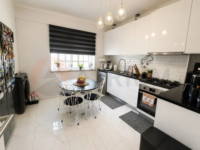 Apartamento T3 para Venda em Quinta do Anjo Foto 24