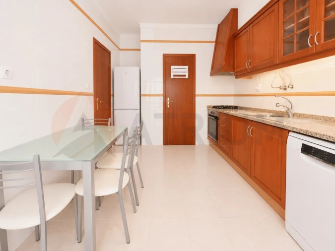 Apartamento T2 para Venda em Setubal (São Sebastião) Foto 2