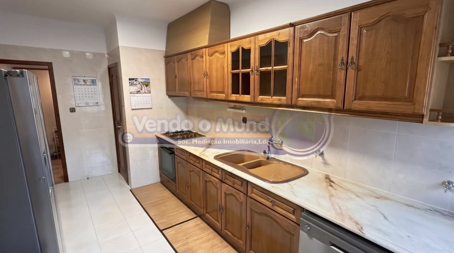 Apartamento T3 para Venda em Vila Franca de Xira Foto 9