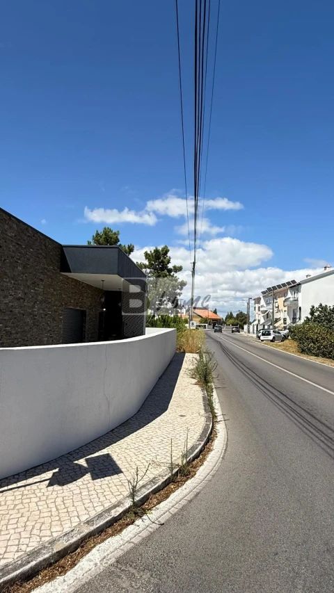 Terreno para Venda em Charneca de Caparica e Sobreda