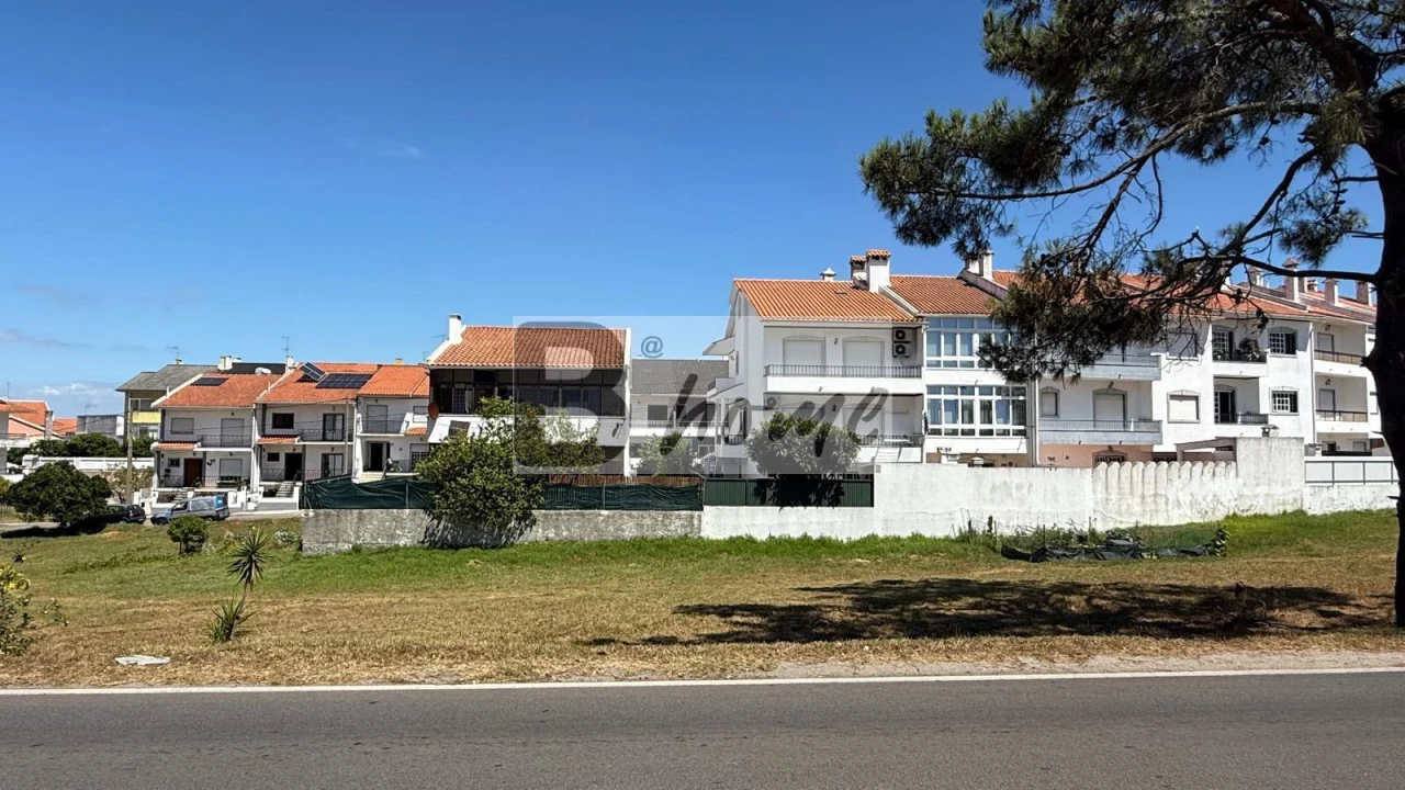 Terreno para Venda em Charneca de Caparica e Sobreda Foto 8