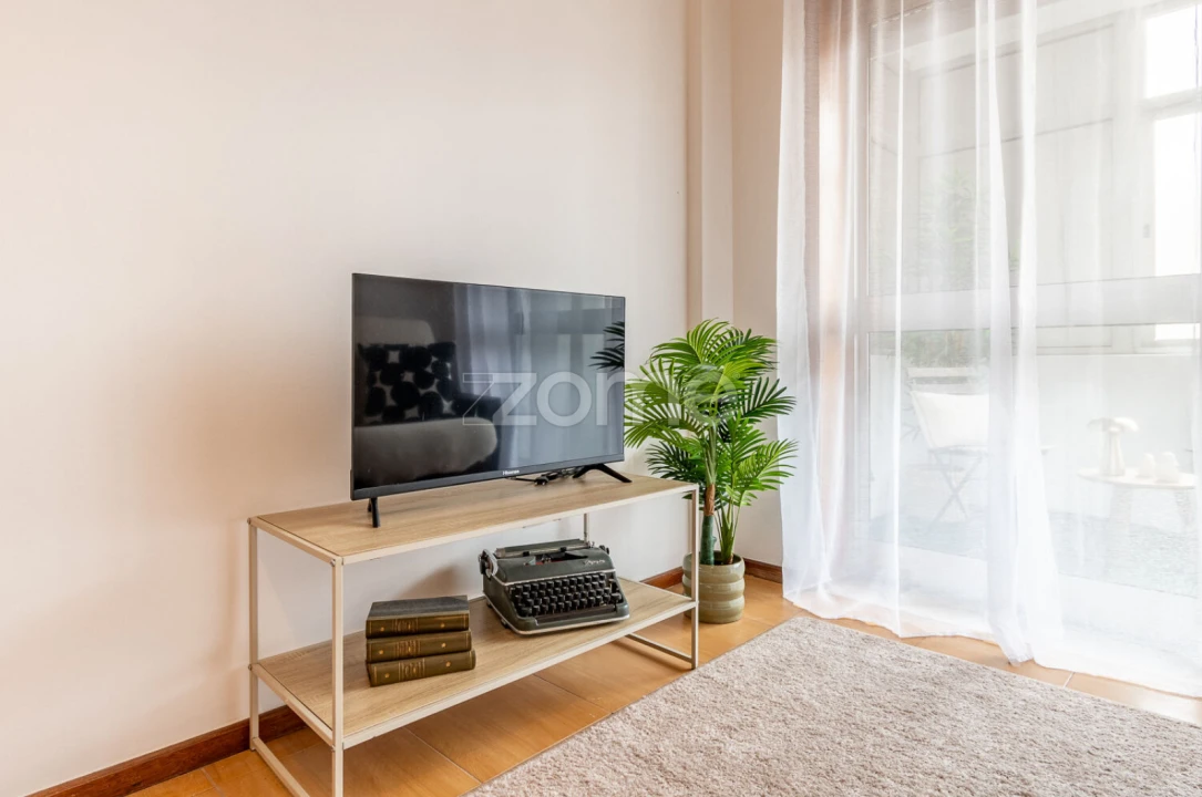 Apartamento T1 para Venda em Paranhos Foto 9