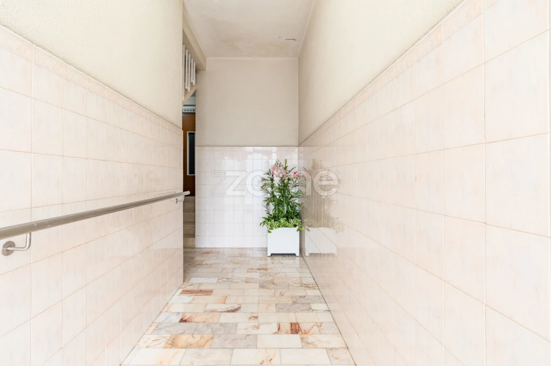 Apartamento T1 para Venda em Paranhos Foto 29