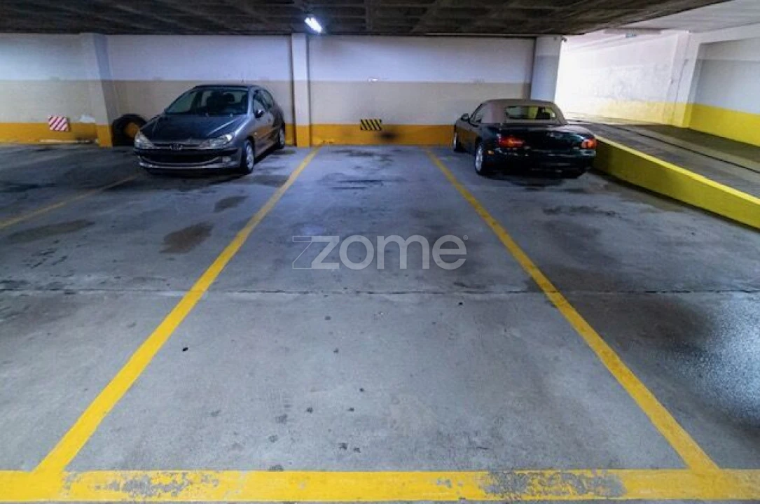 Apartamento T4 para Venda em Ramalde Foto 28