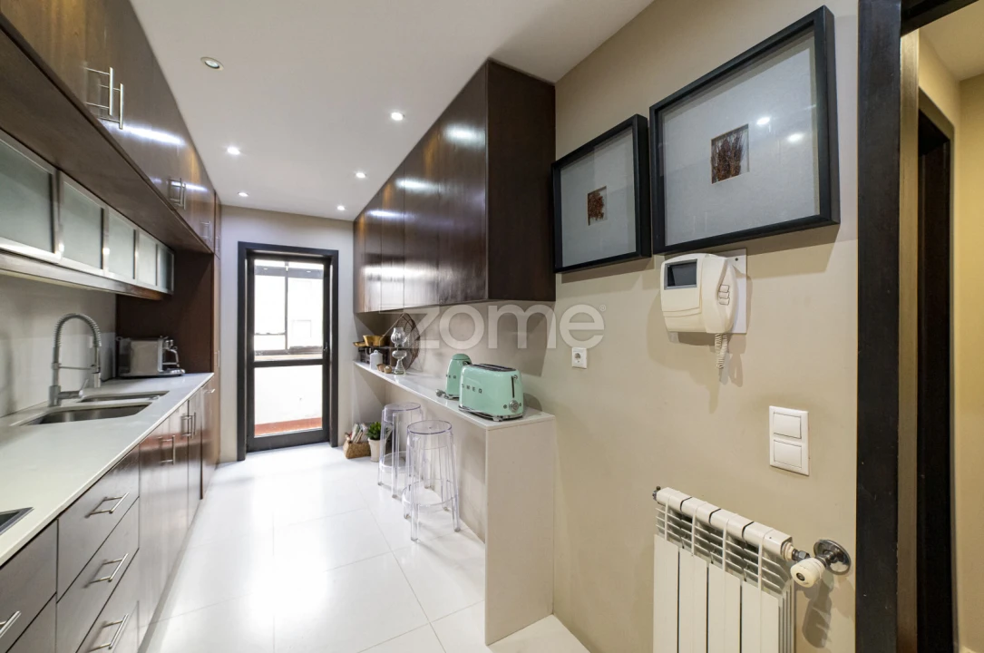 Apartamento T4 para Venda em Ramalde Foto 9