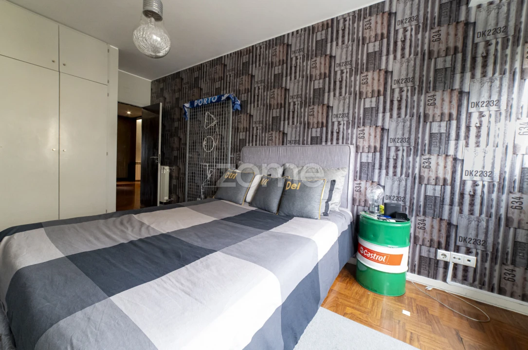 Apartamento T4 para Venda em Ramalde Foto 14