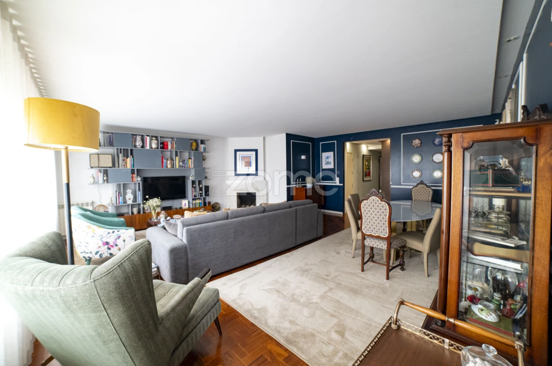 Apartamento T4 para Venda em Ramalde Foto 5