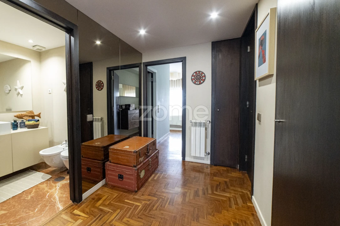 Apartamento T4 para Venda em Ramalde Foto 25