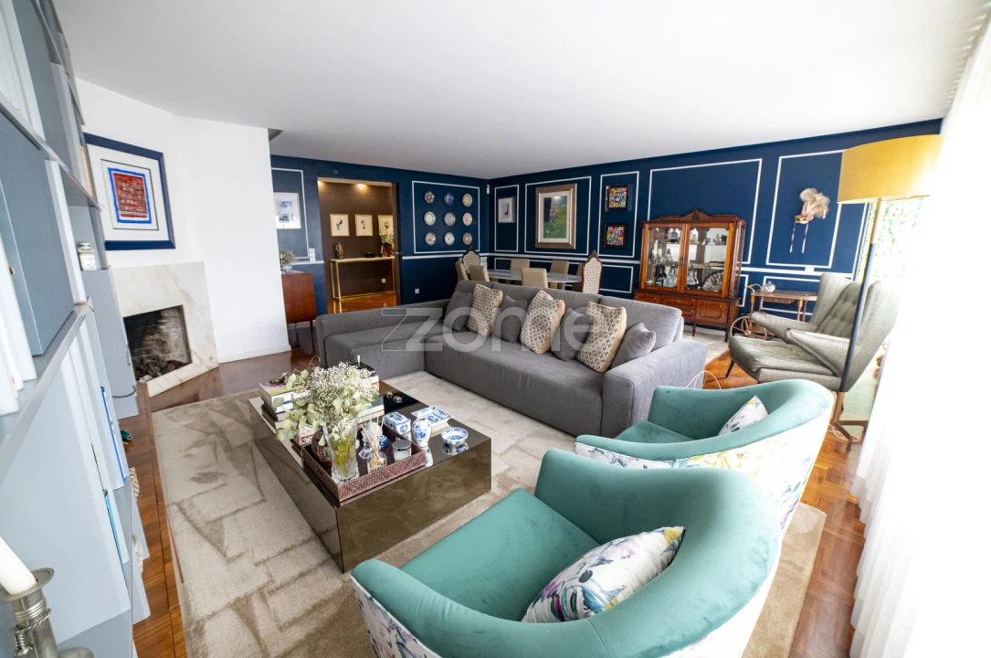 Apartamento T4 para Venda em Ramalde Foto 4