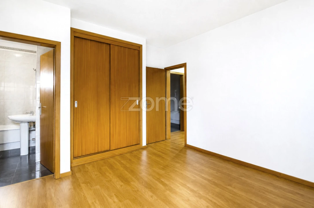 Apartamento T2 para Venda em Valongo Foto 26