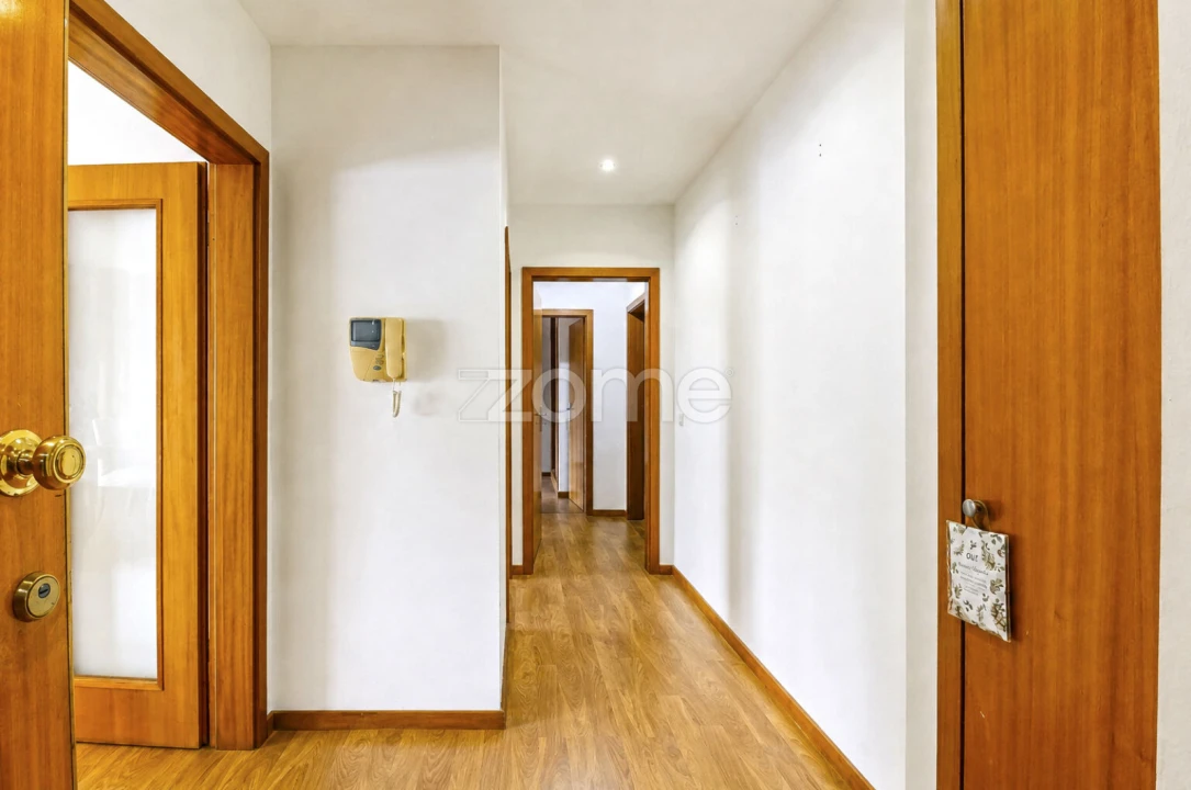 Apartamento T2 para Venda em Valongo Foto 3