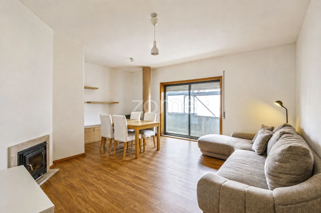 Apartamento T2 para Venda em Valongo Foto 1