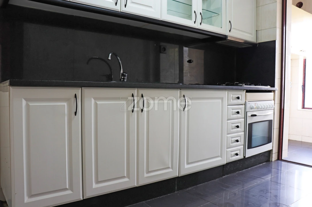Apartamento T1 para Arrendamento em Baguim do Monte (Rio Tinto) Foto 9