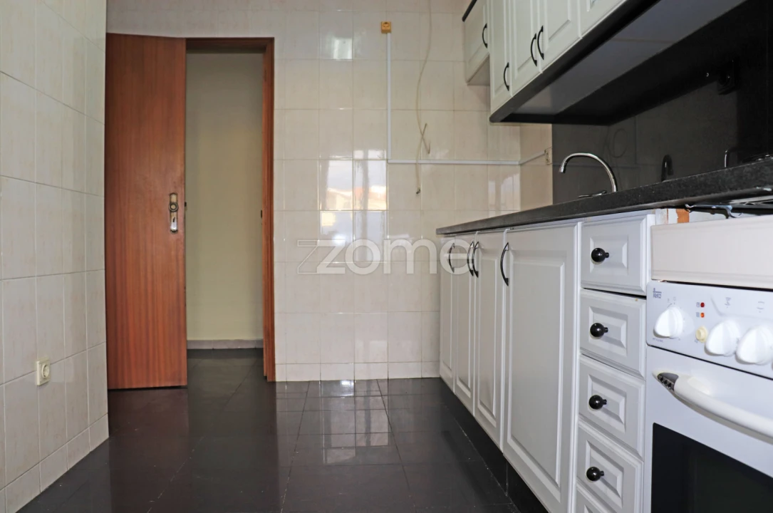 Apartamento T1 para Arrendamento em Baguim do Monte (Rio Tinto) Foto 11