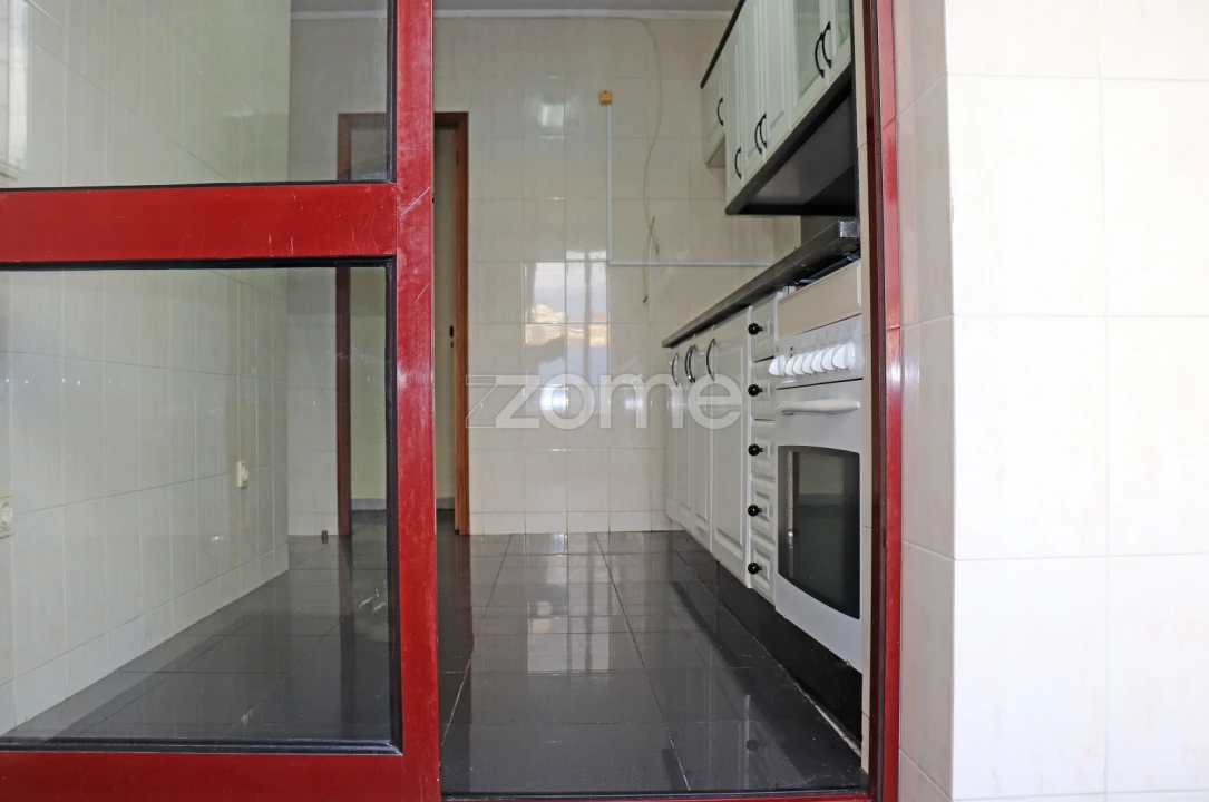 Apartamento T1 para Arrendamento em Baguim do Monte (Rio Tinto) Foto 12