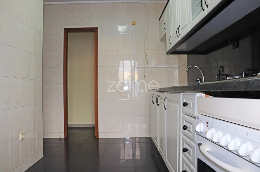 Apartamento T1 para Arrendamento em Baguim do Monte (Rio Tinto) Foto 13