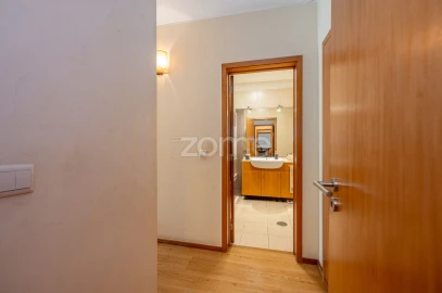 Apartamento T2 para Venda em Nogueira e Silva Escura