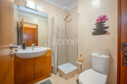 Apartamento T2 para Venda em Nogueira e Silva Escura