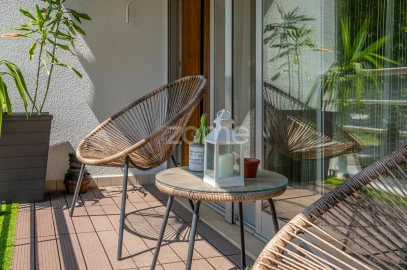 Apartamento T2 para Venda em Nogueira e Silva Escura