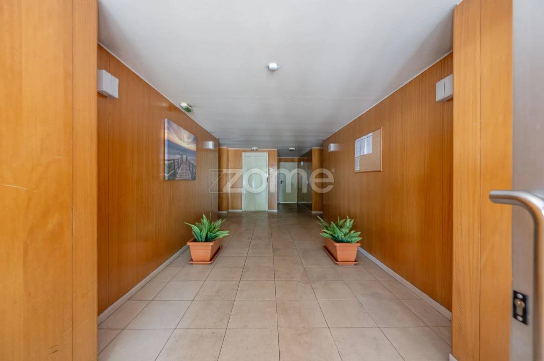 Apartamento T2 para Venda em Nogueira e Silva Escura Foto 3