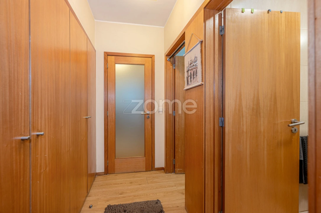 Apartamento T2 para Venda em Nogueira e Silva Escura Foto 30