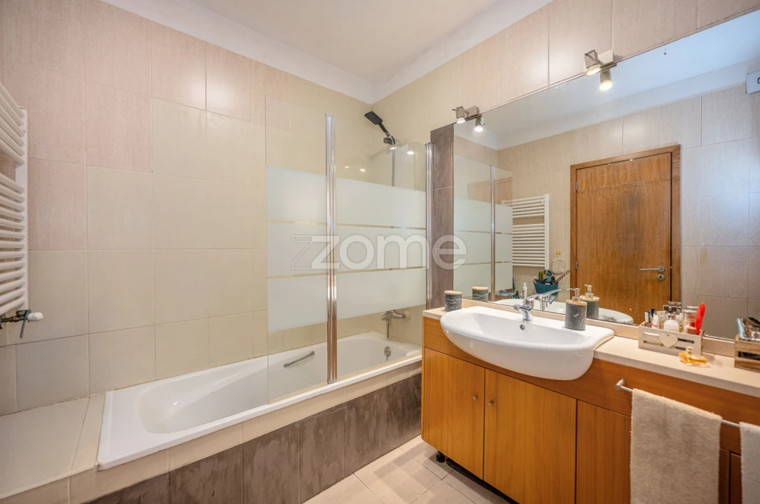 Apartamento T2 para Venda em Nogueira e Silva Escura Foto 35