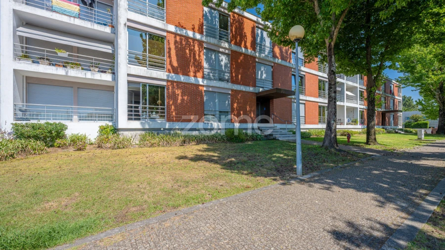 Apartamento T2 para Venda em Nogueira e Silva Escura