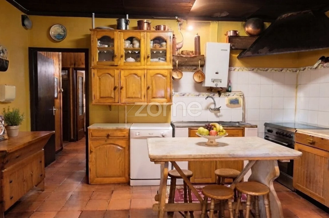 Moradia T4 para Venda em Outeiro Foto 11