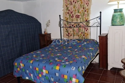 Moradia T4 para Venda em Outeiro