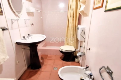 Moradia T4 para Venda em Outeiro