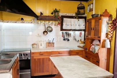 Moradia T4 para Venda em Outeiro