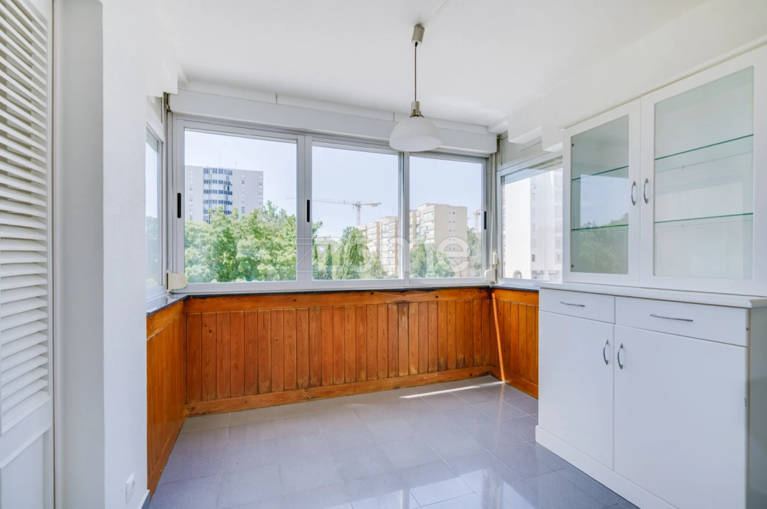 Apartamento T2 para Arrendamento em Lumiar Foto 8