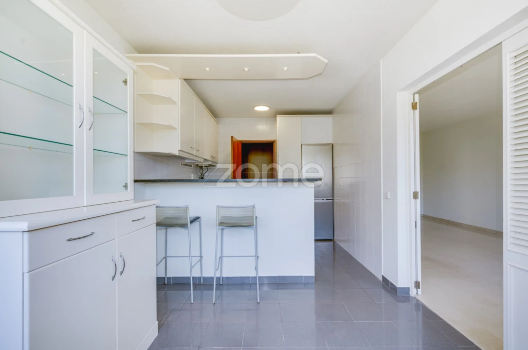 Apartamento T2 para Arrendamento em Lumiar Foto 1