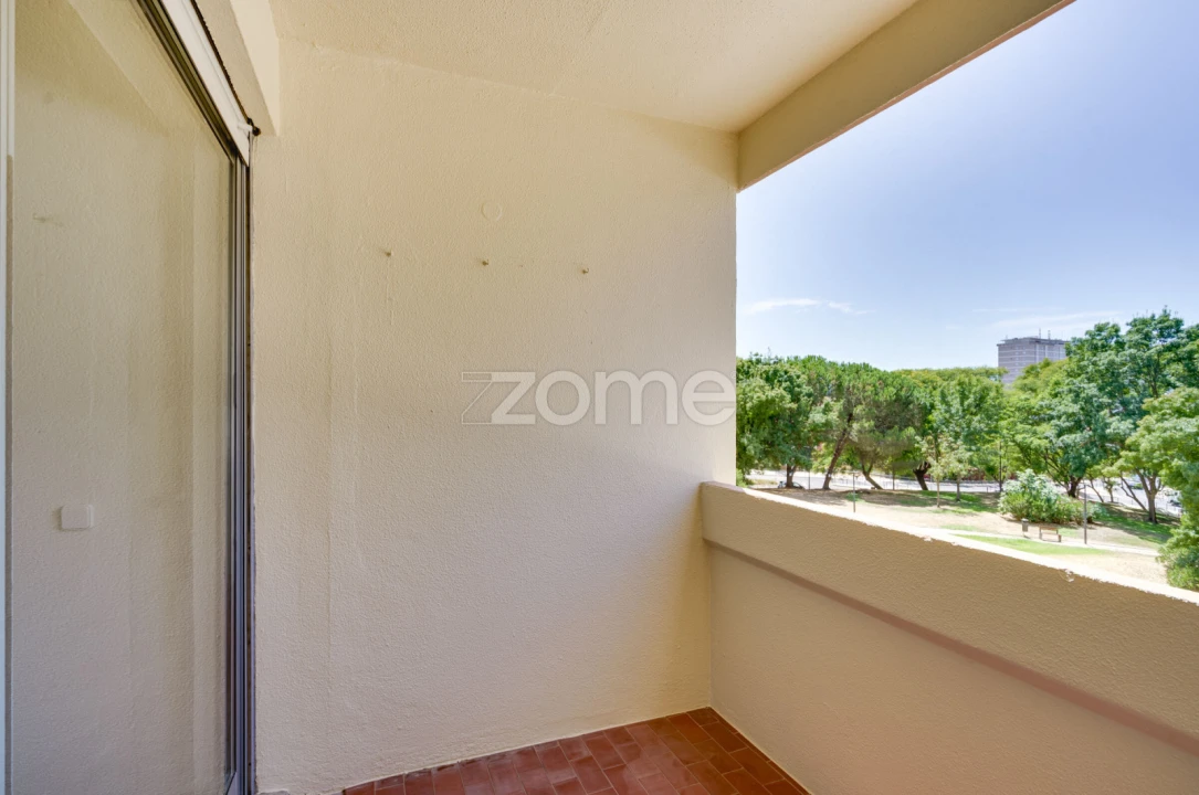 Apartamento T2 para Arrendamento em Lumiar Foto 17