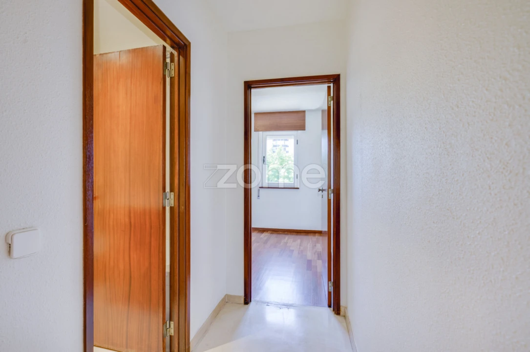Apartamento T2 para Arrendamento em Lumiar Foto 20